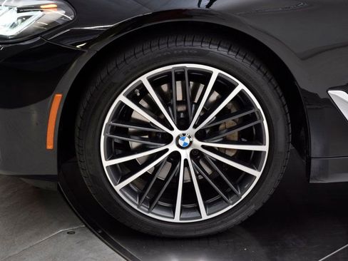 Used 2023 BMW 530i w/ Convenience Package image 12