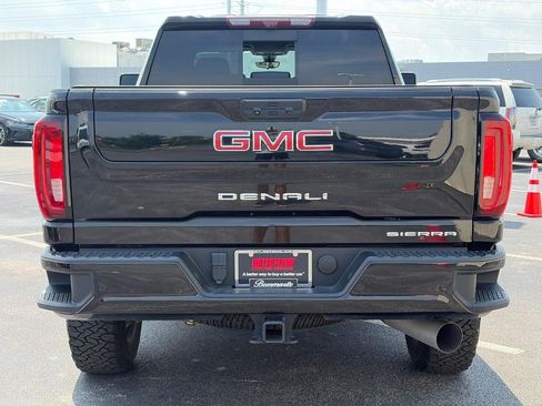 Used 2023 GMC Sierra 2500 Denali w/ Denali Black Diamond Edition AWD/4WD image 5
