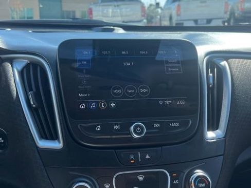 Used 2025 Chevrolet Malibu LS FWD image 39