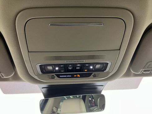 Used 2025 Lincoln Nautilus Reserve AWD/4WD image 13