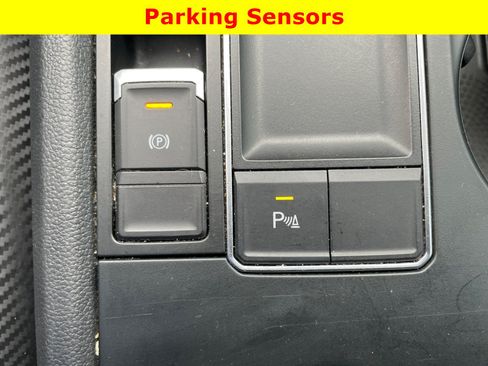 Used 2021 Volkswagen Atlas Cross Sport SE FWD image 32