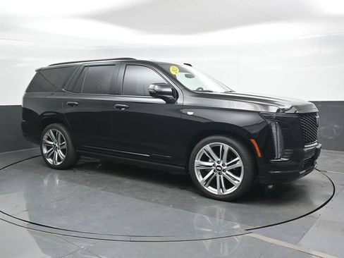Used 2025 Cadillac Escalade Sport w/ Touring Package AWD/4WD image 6