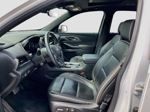 Used 2023 Chevrolet Traverse Premier FWD image 22