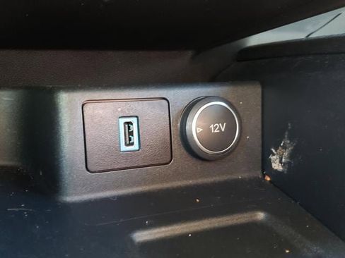 Used 2020 Ford Escape SE image 25