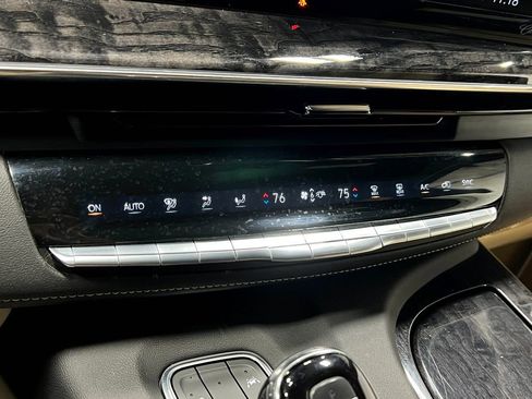 Used 2021 Cadillac Escalade Premium Luxury AWD/4WD image 27