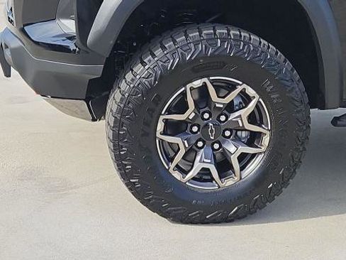 New 2026 Chevrolet Colorado ZR2 w/ Technology Package AWD/4WD image 33