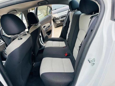 Used 2016 Chevrolet Cruze LS image 15