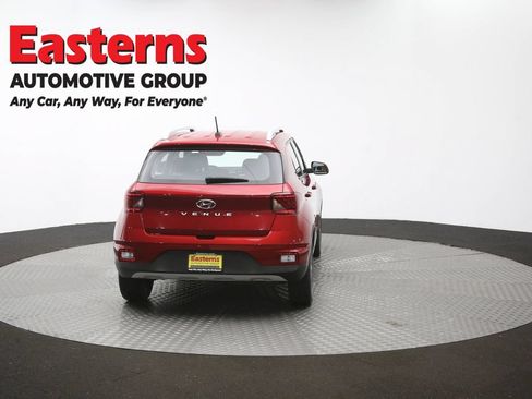 Used 2025 Hyundai Venue SEL FWD image 39