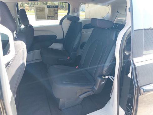 Used 2023 Chrysler Voyager LX FWD image 32