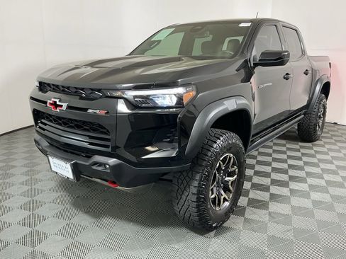Used 2024 Chevrolet Colorado ZR2 AWD/4WD image 2
