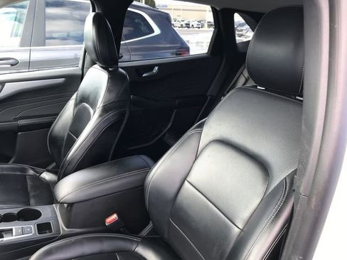 Used 2024 Ford Escape Platinum image 4