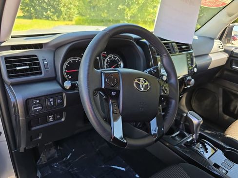 Used 2024 Toyota 4Runner TRD Off-Road image 15