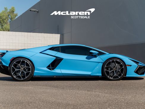Used 2024 Lamborghini Revuelto AWD/4WD image 8