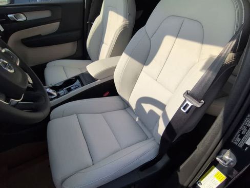 Used 2026 Volvo XC40 B5 Ultra w/ Protection Package Premier AWD/4WD image 16