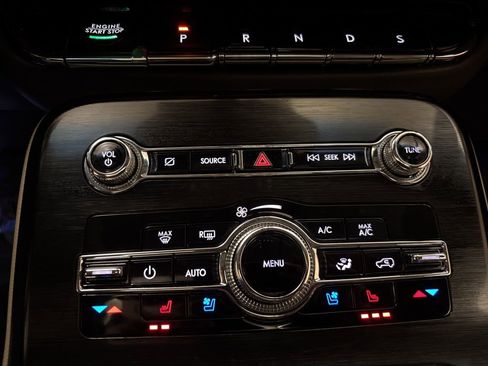 Used 2021 Lincoln Nautilus Reserve image 22