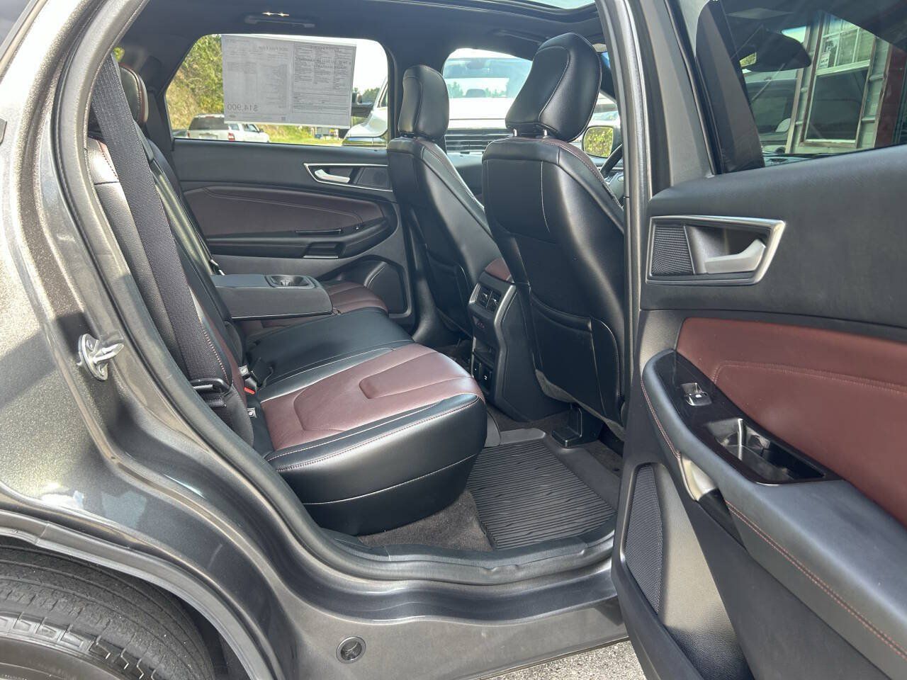 Used 2020 Ford Edge Titanium w/ Equipment Group 301A AWD/4WD image 27