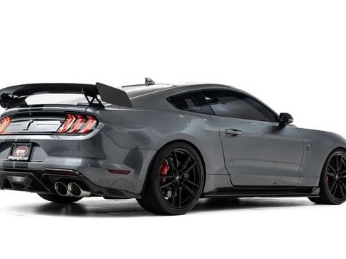 Used 2021 Ford Mustang Shelby GT500 w/ Technology Package RWD image 4