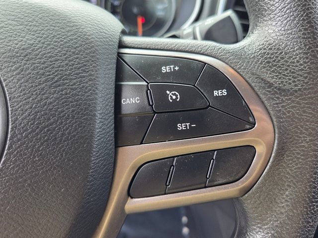 Used 2021 Jeep Cherokee Latitude FWD image 29