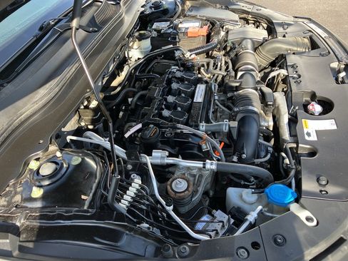 Used 2018 Honda Accord EX image 39