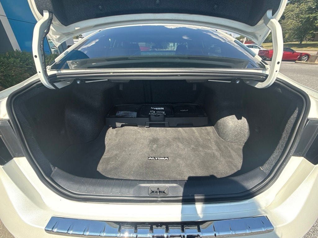 Used 2021 Nissan Altima 2.5 SR w/ SR Premium Package FWD image 9