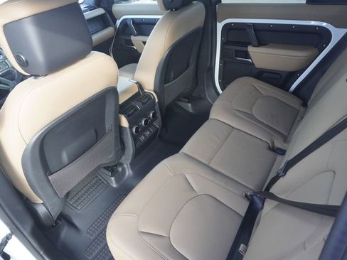 New 2025 Land Rover Defender 110 X-Dynamic SE image 29