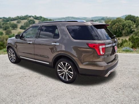 Used 2016 Ford Explorer Platinum AWD/4WD image 8