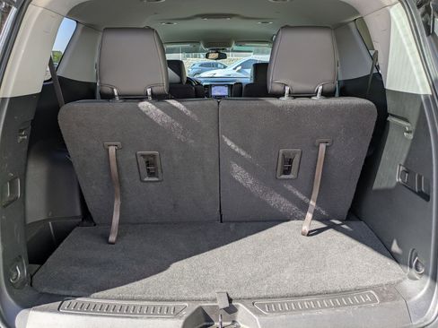 Used 2019 GMC Acadia SLT w/ LPO, Cargo Package FWD image 33