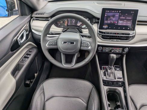 Certified 2025 Jeep Compass Limited AWD/4WD image 18