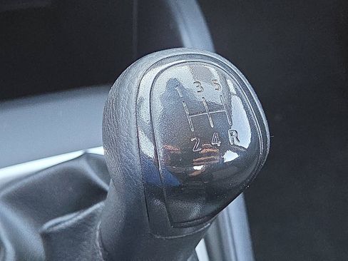 Used 2024 Nissan Versa S FWD image 15