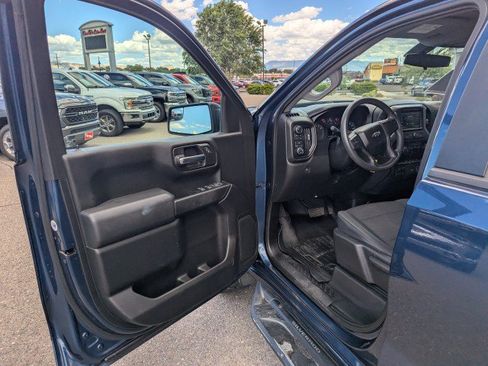 Used 2019 Chevrolet Silverado 1500 Custom Trail Boss w/ Custom Convenience Package AWD/4WD image 8