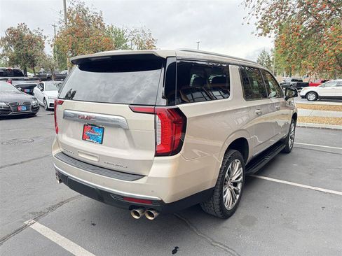 Used 2021 GMC Yukon XL Denali w/ Advanced Technology Package AWD/4WD image 3