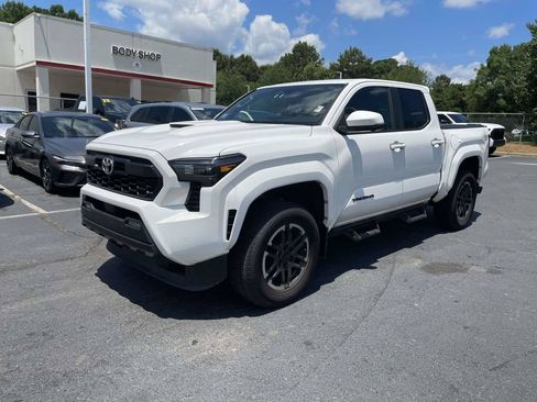 Used 2024 Toyota Tacoma TRD Sport w/ TRD Sport Premium Package AWD/4WD image 5