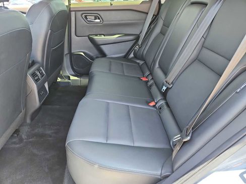 Used 2023 Nissan Rogue SV w/ SV Premium B Package AWD/4WD image 19