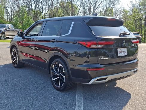 Used 2022 Mitsubishi Outlander SE FWD image 4