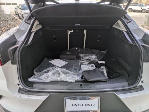 New 2024 Jaguar I-PACE R-Dynamic HSE image 30