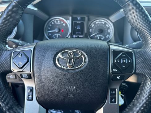 Used 2022 Toyota Tacoma SR5 image 21