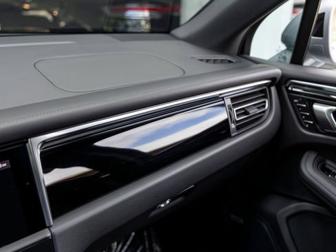 Certified 2026 Porsche Macan AWD/4WD image 43