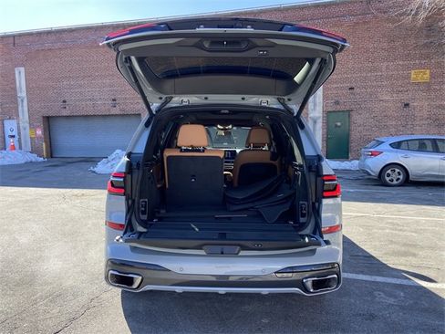 Used 2023 BMW X7 xDrive40i w/ M Sport Package image 28
