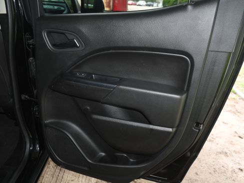 Used 2020 Chevrolet Colorado LT image 18