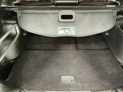 Used 2017 Jeep Cherokee Trailhawk image 16