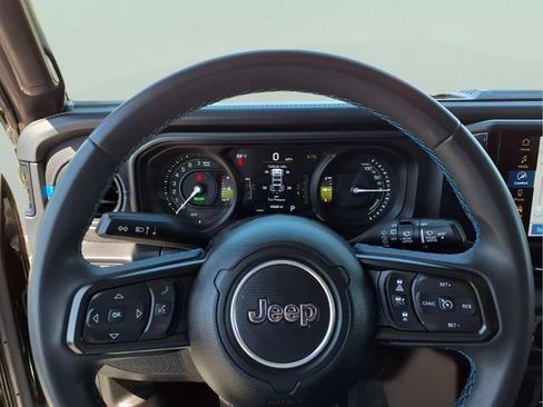 Used 2024 Jeep Wrangler Unlimited Rubicon 4xe AWD/4WD image 13