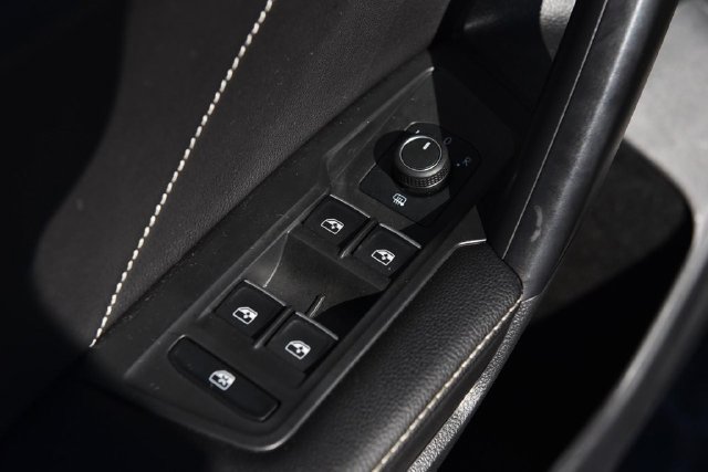 Certified 2023 Volkswagen Tiguan SE R-Line AWD/4WD image 8
