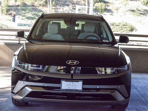 New 2026 Hyundai Ioniq 5 Limited image 2