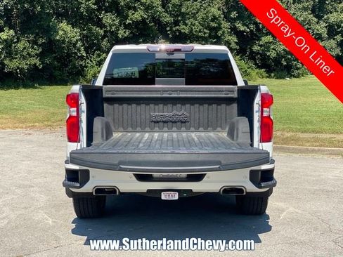 Used 2021 Chevrolet Silverado 1500 High Country w/ Technology Package AWD/4WD image 14