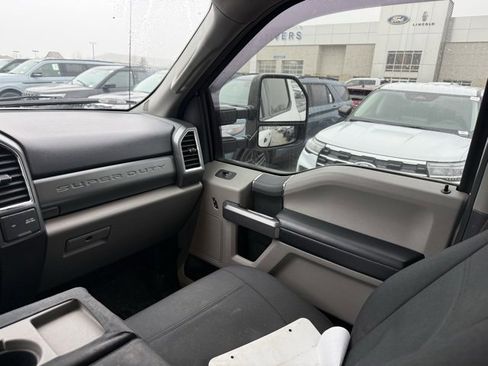 Used 2017 Ford F250 XLT w/ XLT Value Package image 11