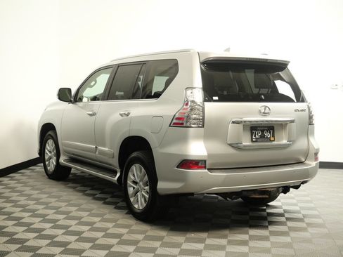 Used 2017 Lexus GX 460 Premium w/ Premium Package AWD/4WD image 7