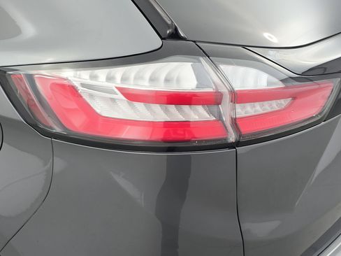Used 2021 Ford Edge SE w/ Cargo Accessory Package image 31