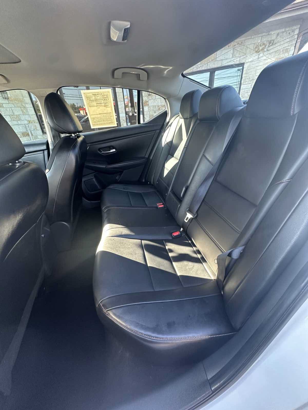 Used 2023 Nissan Sentra SR w/ SR Premium Package FWD image 8
