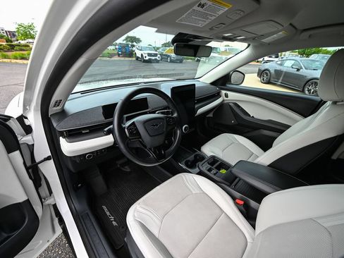 Used 2025 Ford Mustang Mach-E Premium AWD/4WD image 18