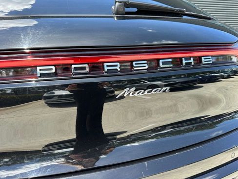 Certified 2023 Porsche Macan AWD/4WD image 14